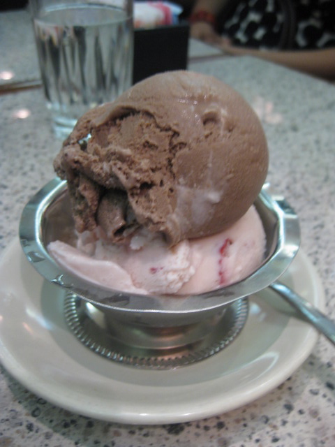chocolate and strawberry gelato