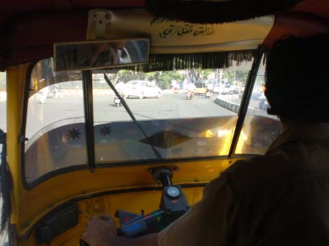 Hellllo Hyderabad...view from an auto!
